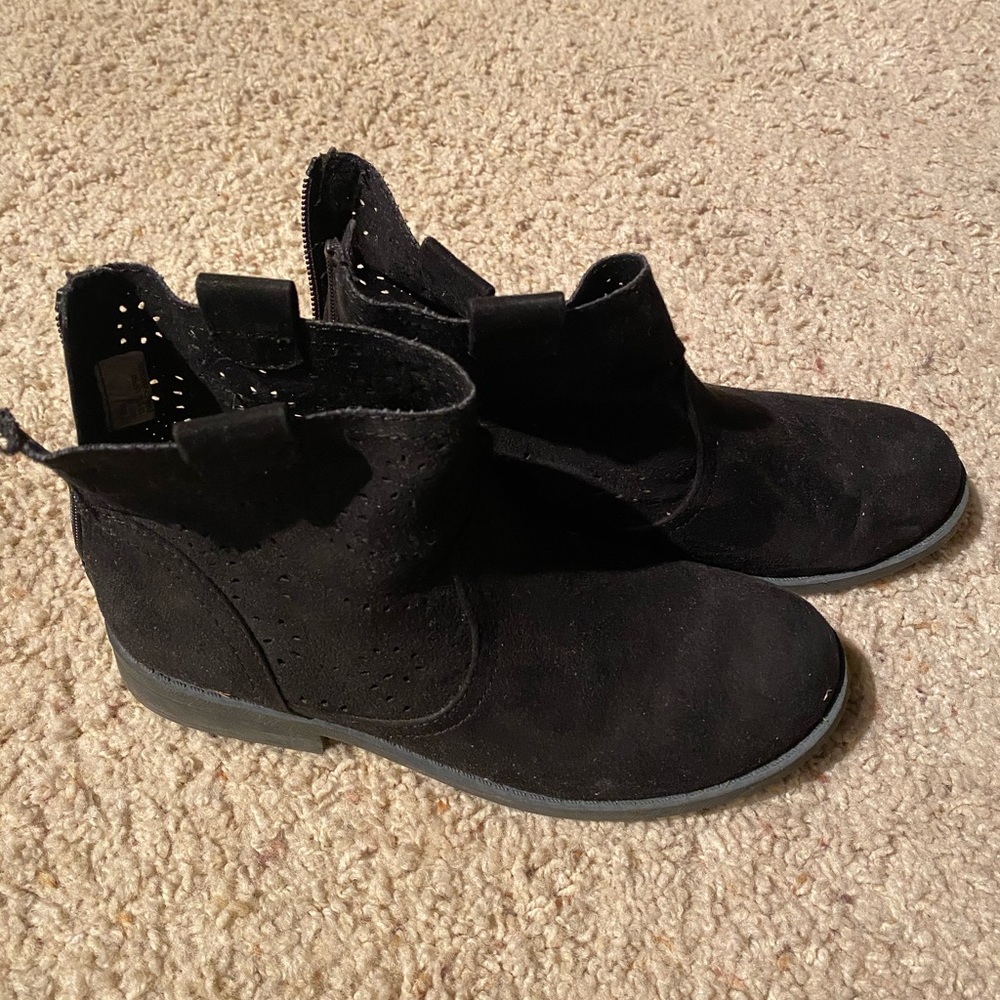 Black Arizona booties